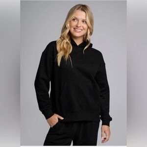 Comfrt Halo Lightweight Crop Zip Hoodie in Obsidian. Medium